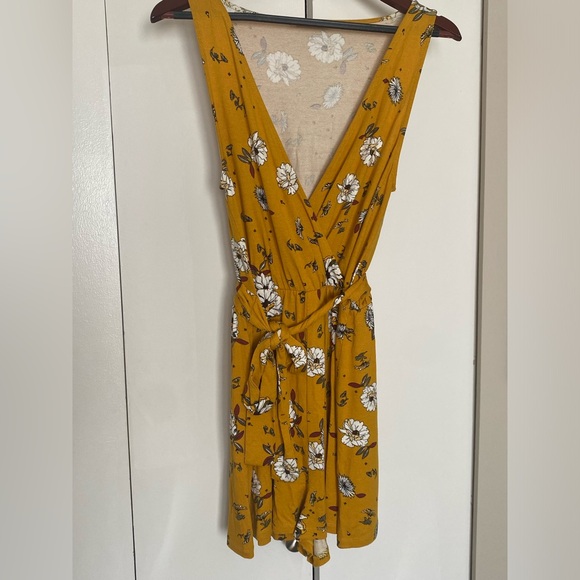 Yellow Floral Romper NWOT - Picture 2 of 6